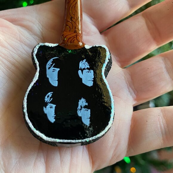 Christopher Radko The Beatles String of Hits GUITAR ornament small NEW - Picture 4 of 8